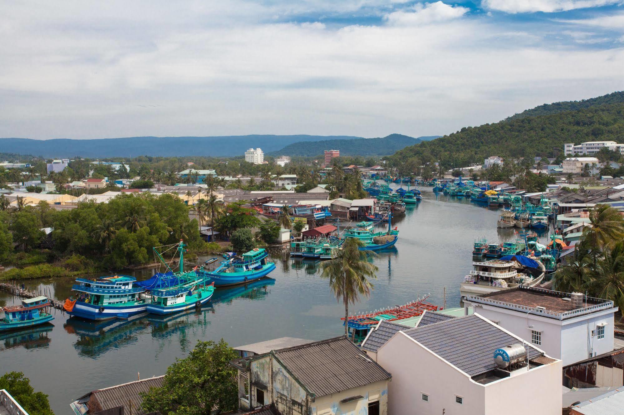 Blue Sky Phu Quoc Hotel Exterior photo