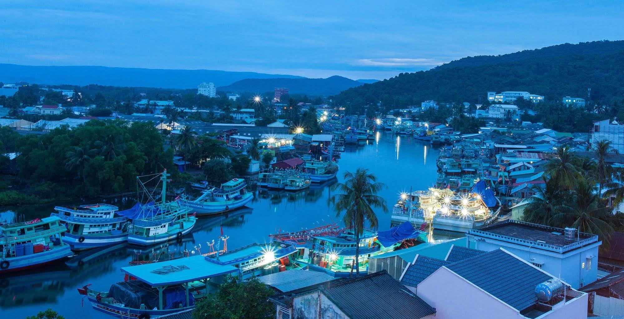 Blue Sky Phu Quoc Hotel Exterior photo